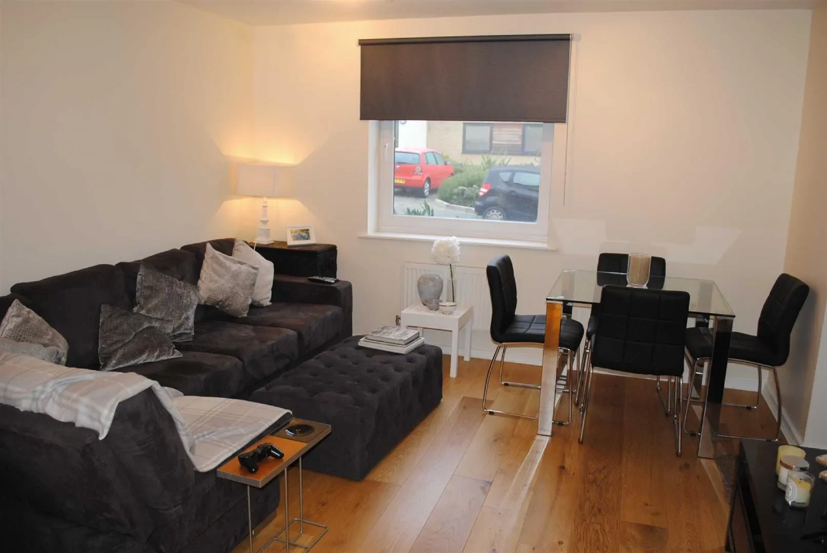 Flat Peacock Close in Greater London
