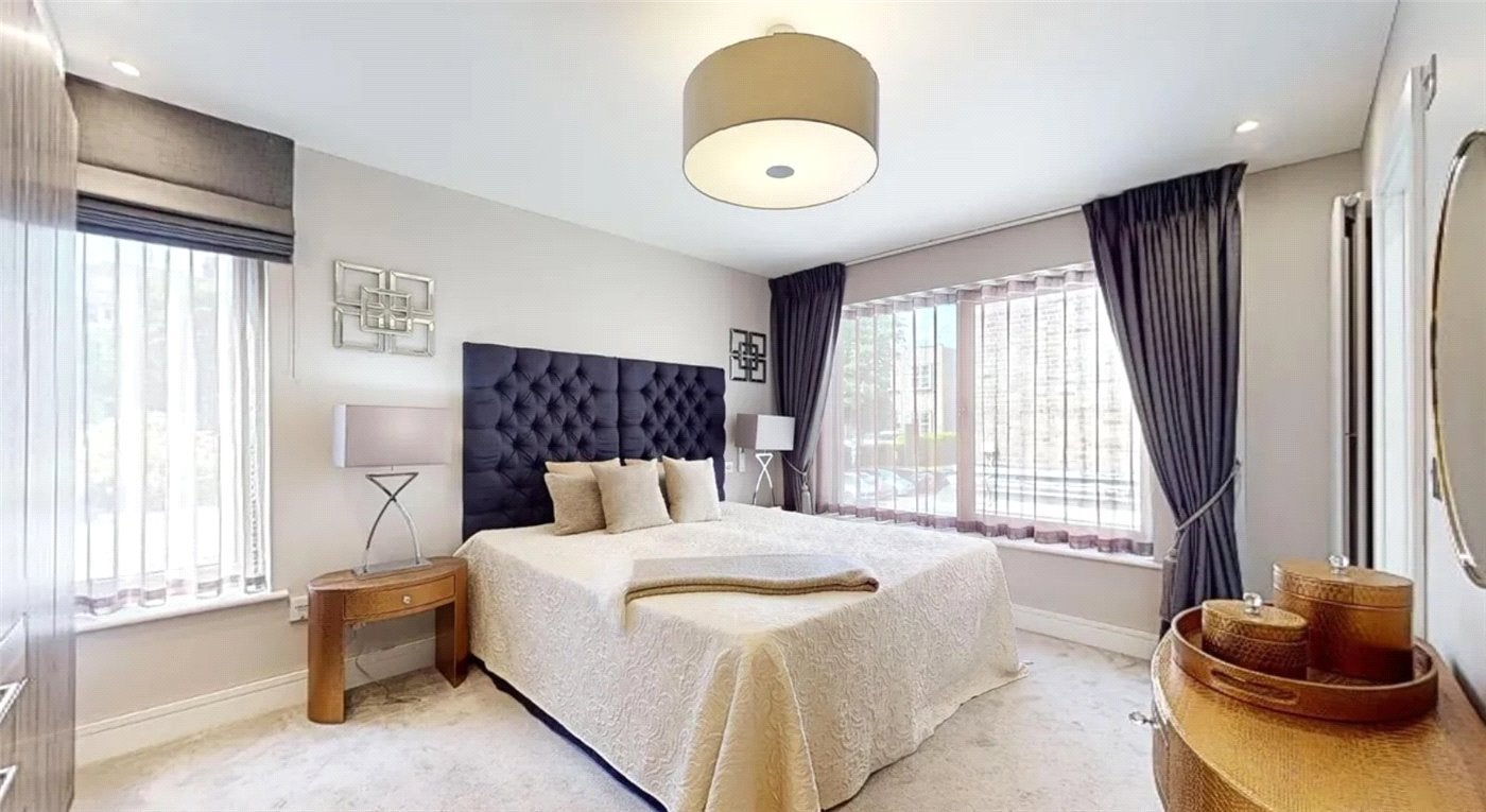 Flat Queensmead in Greater London