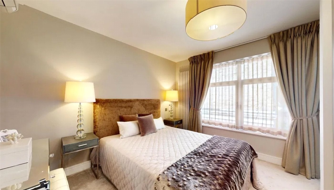 Flat Queensmead in Greater London