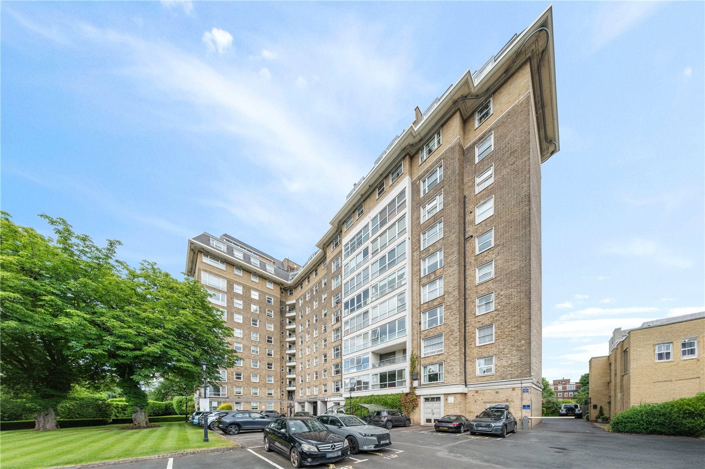 Flat Queensmead in Greater London
