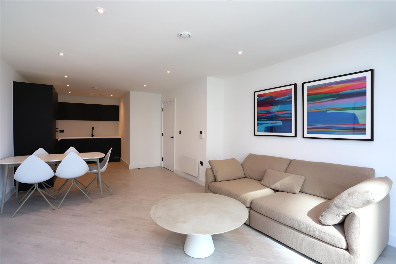 Flat Trinity Way in Manchester