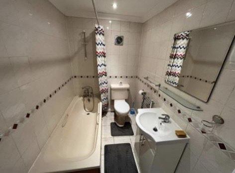 Room Kingsland Road in Greater London