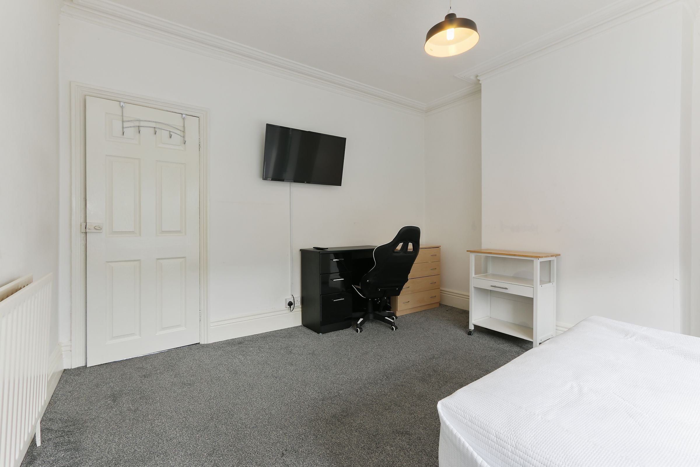 Room Cowlishaw Road in Sheffield