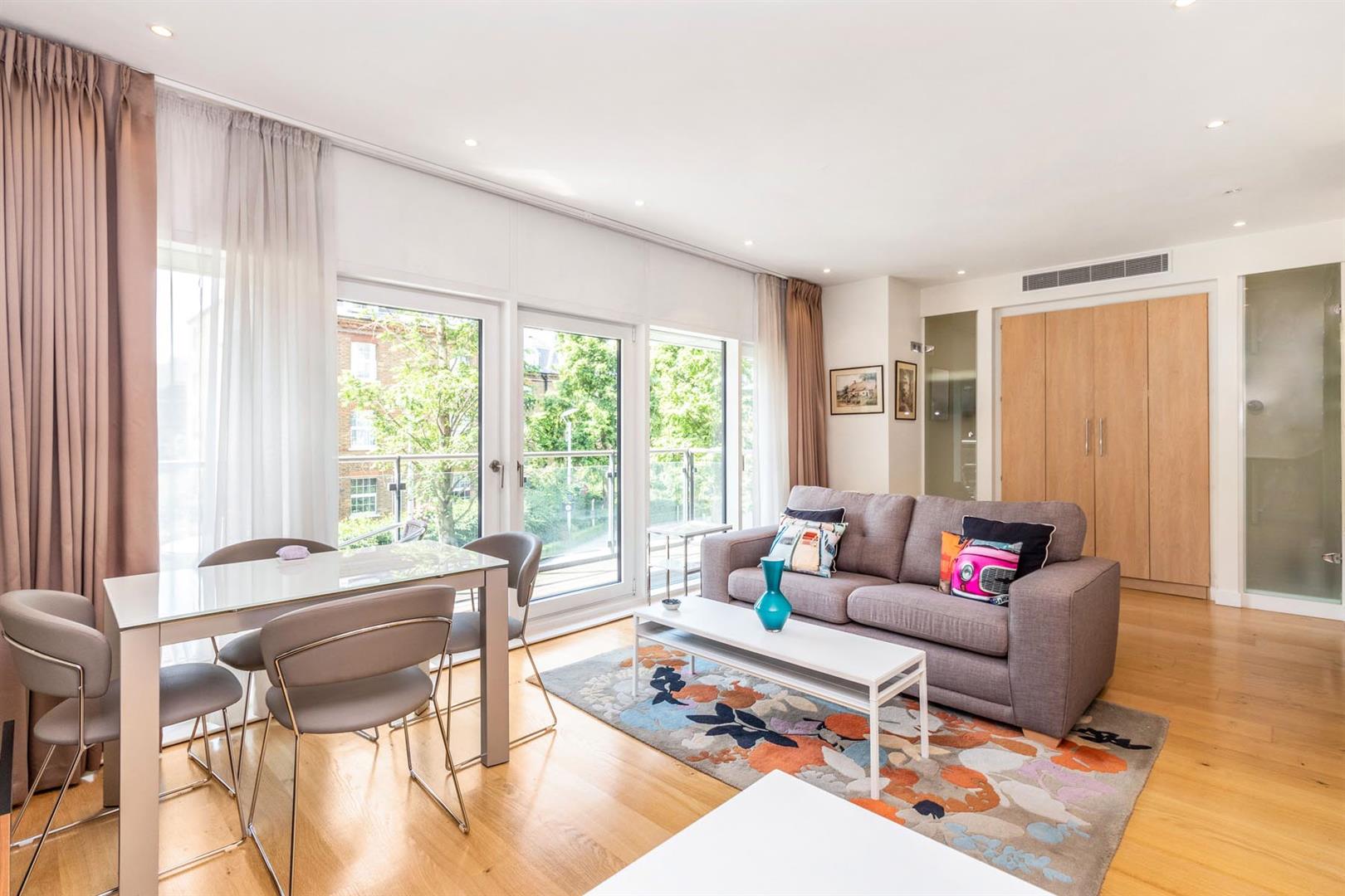 Flat Gatliff Road in City of Westminster