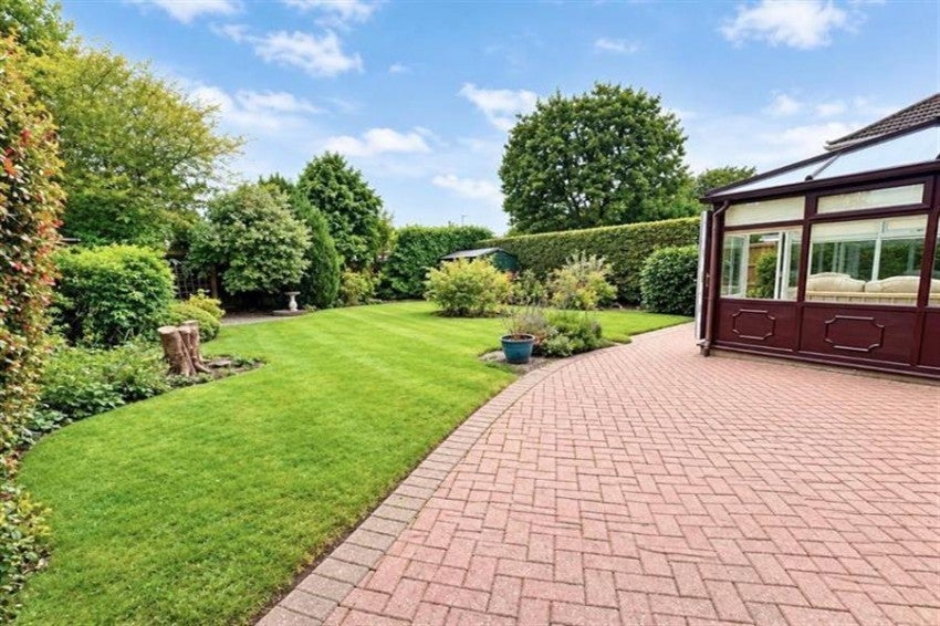 House Glebelands Road in Knutsford