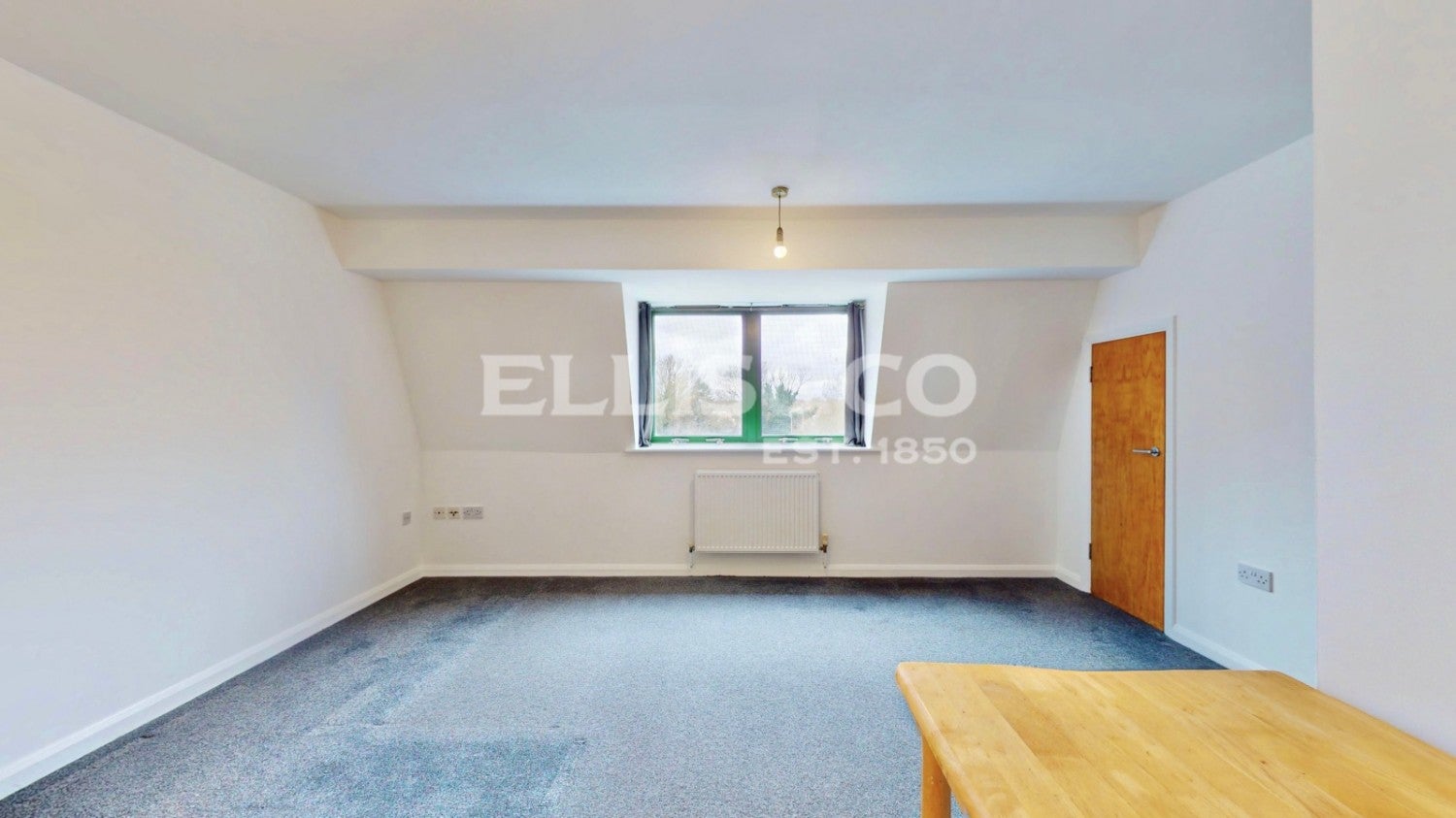 Flat Greenford Road in Greater London