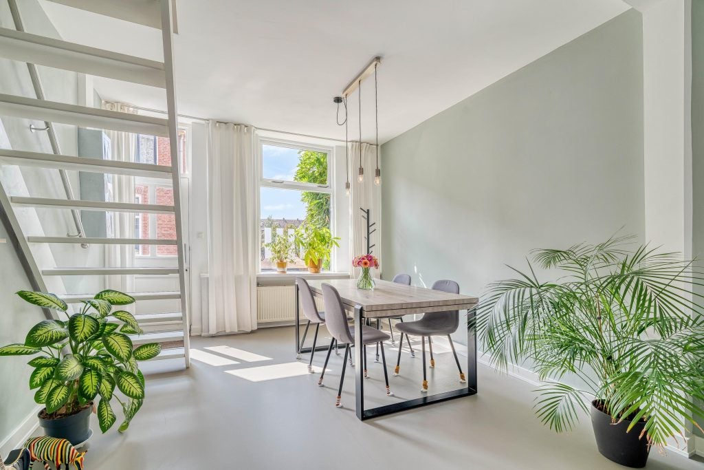 Tussenwoning te koop: Dirklangendwarsstraat 12, Delft