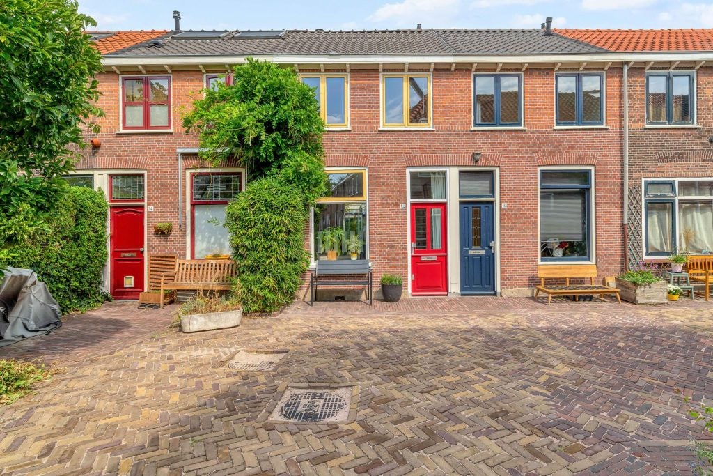 Huis Dirklangendwarsstraat 12 in Delft