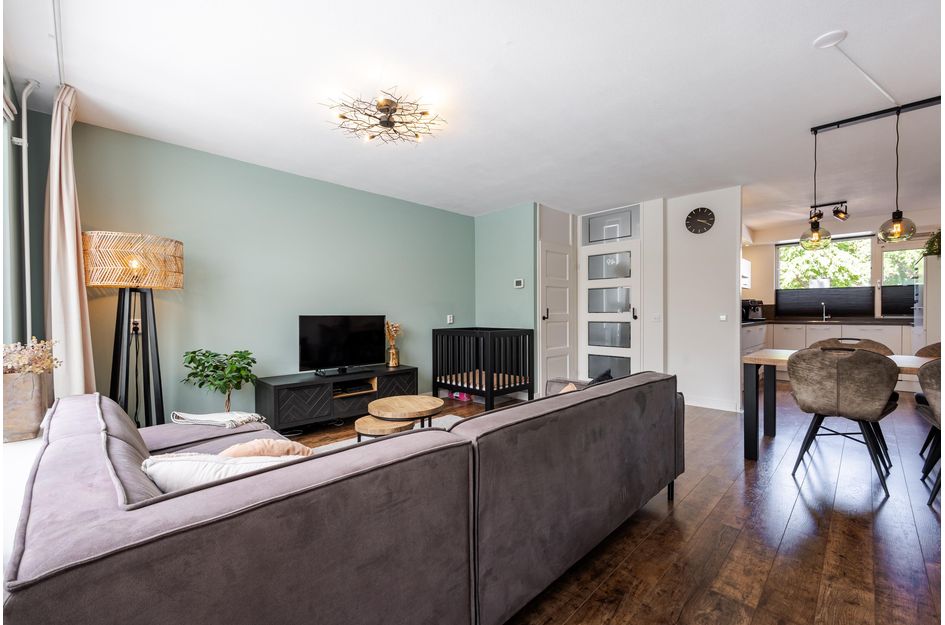 Tussenwoning te koop: P.A. de Genestetstraat 49, Sliedrecht