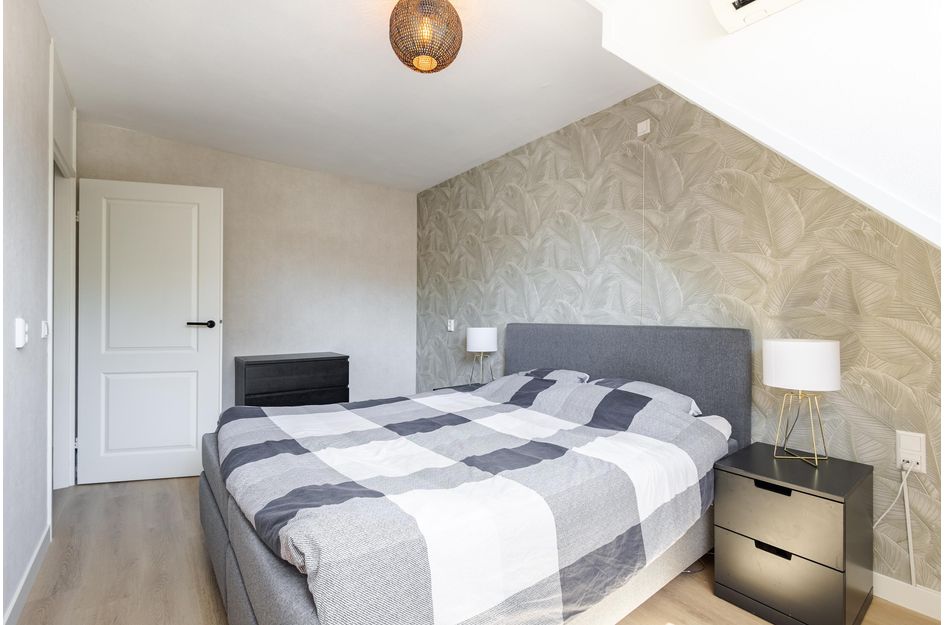 Tussenwoning te koop: P.A. de Genestetstraat 49, Sliedrecht