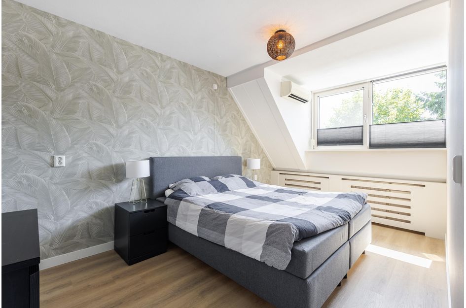 Tussenwoning te koop: P.A. de Genestetstraat 49, Sliedrecht
