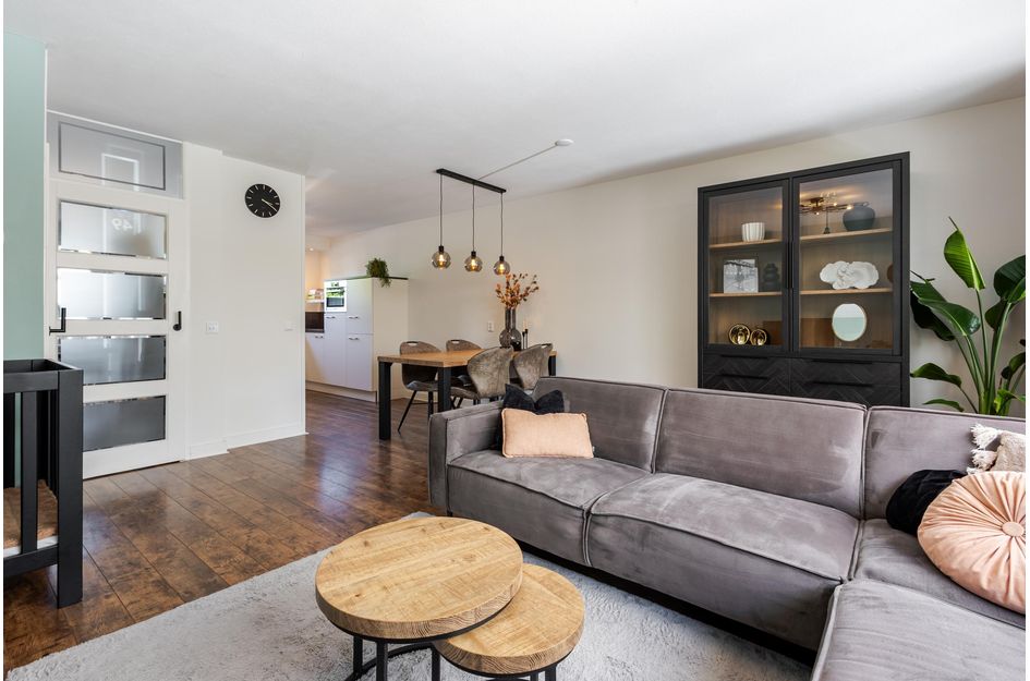 Tussenwoning te koop: P.A. de Genestetstraat 49, Sliedrecht
