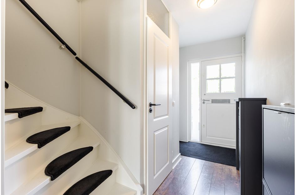 Tussenwoning te koop: P.A. de Genestetstraat 49, Sliedrecht