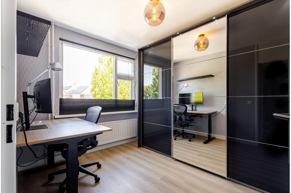 Tussenwoning te koop: P.A. de Genestetstraat 49, Sliedrecht