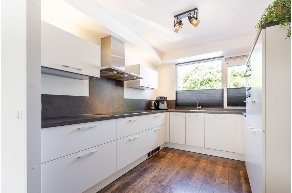 Tussenwoning te koop: P.A. de Genestetstraat 49, Sliedrecht