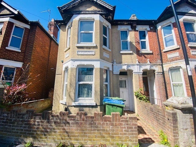 Flat Newcombe Road in Southampton