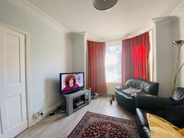 Flat Newcombe Road in Southampton