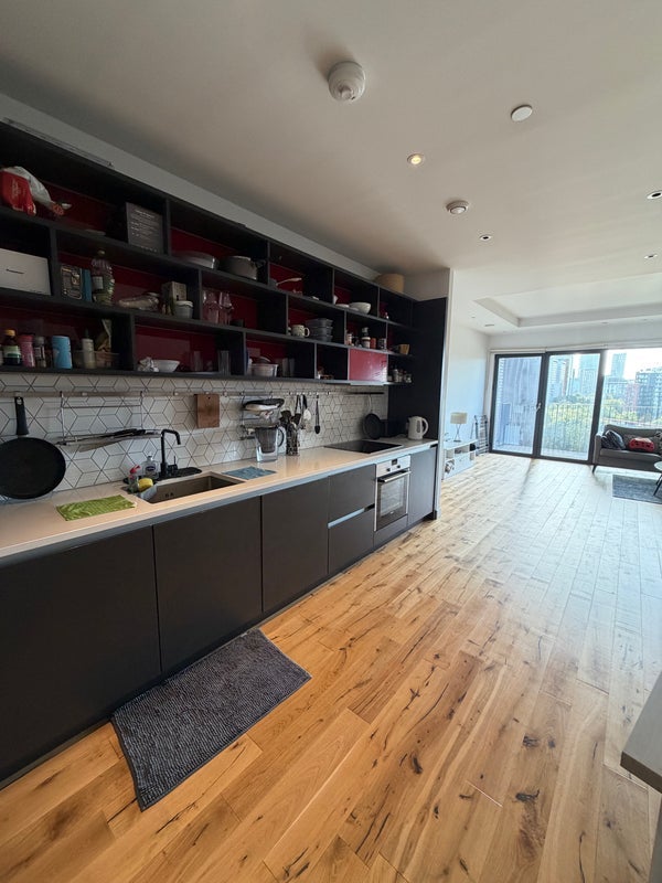Flat Lyell Street in Greater London