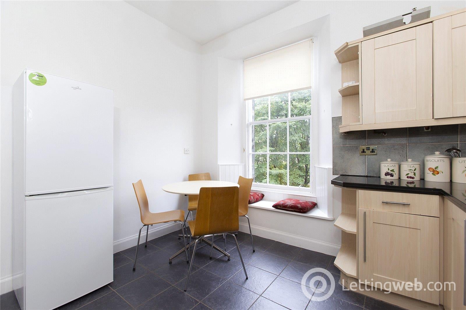 Flat Cumberland Street in Edinburgh