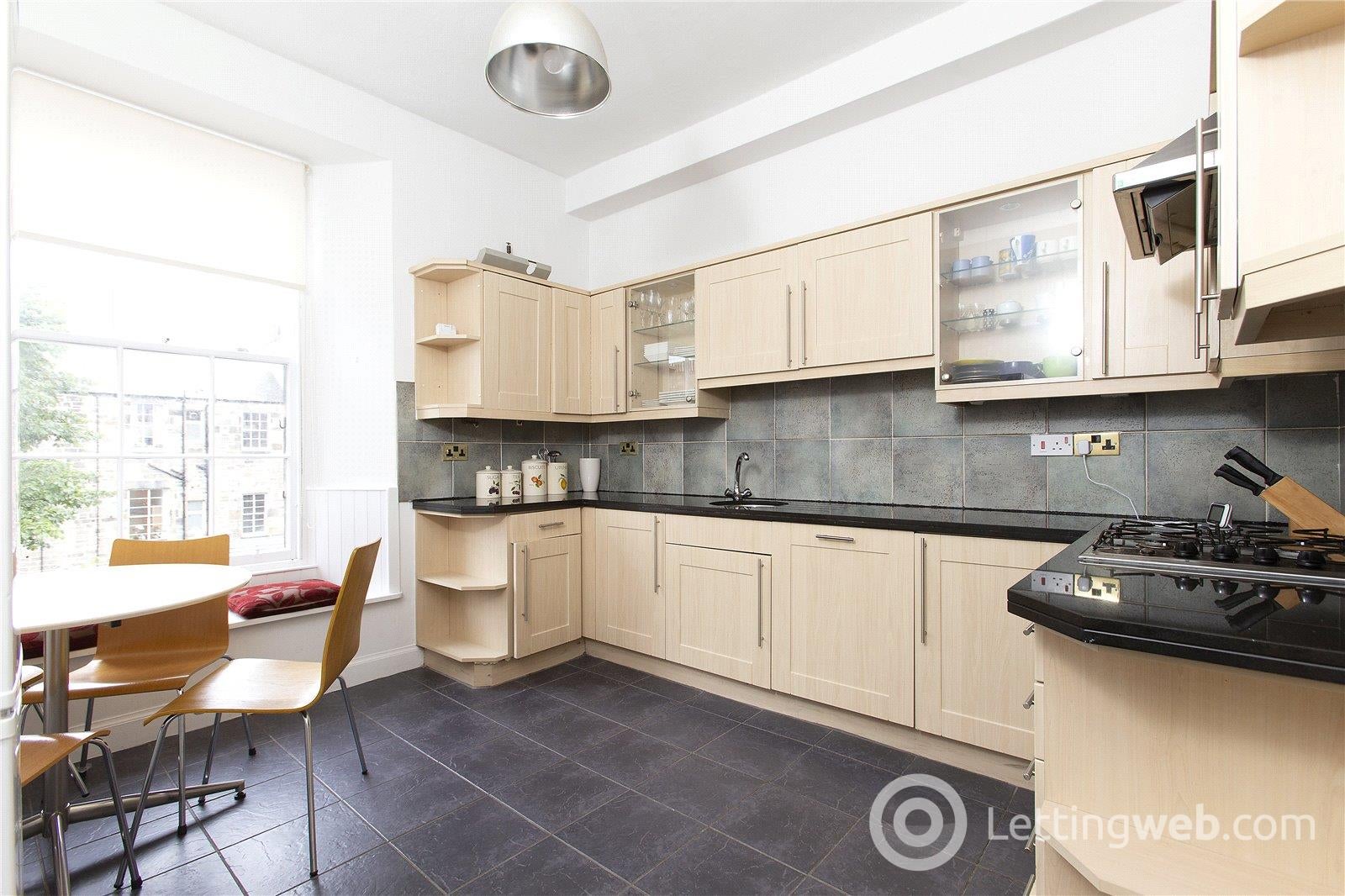 Flat Cumberland Street in Edinburgh