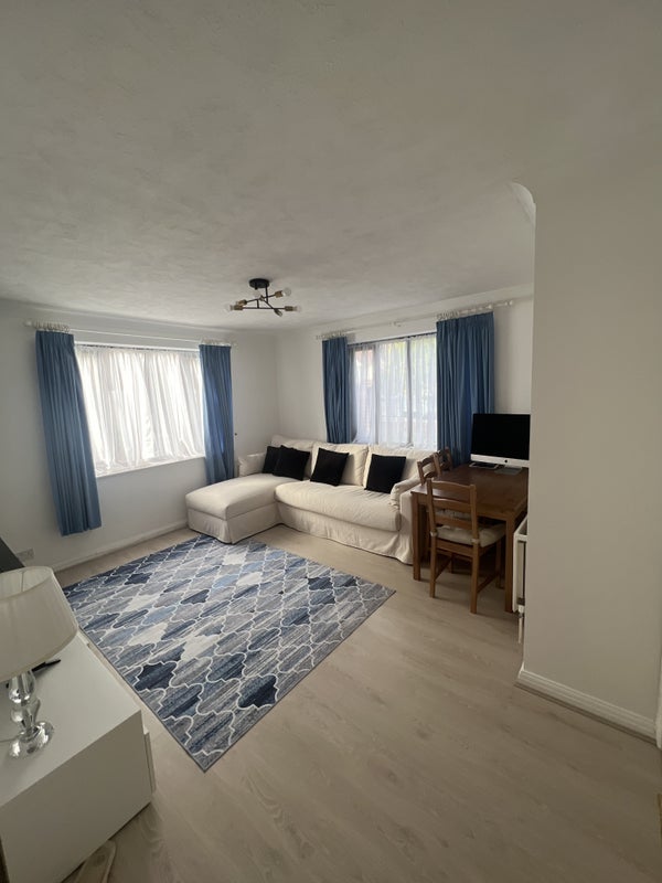 Room Rosethorn Close in Greater London
