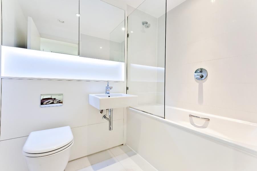Flat Wingate Square in Greater London
