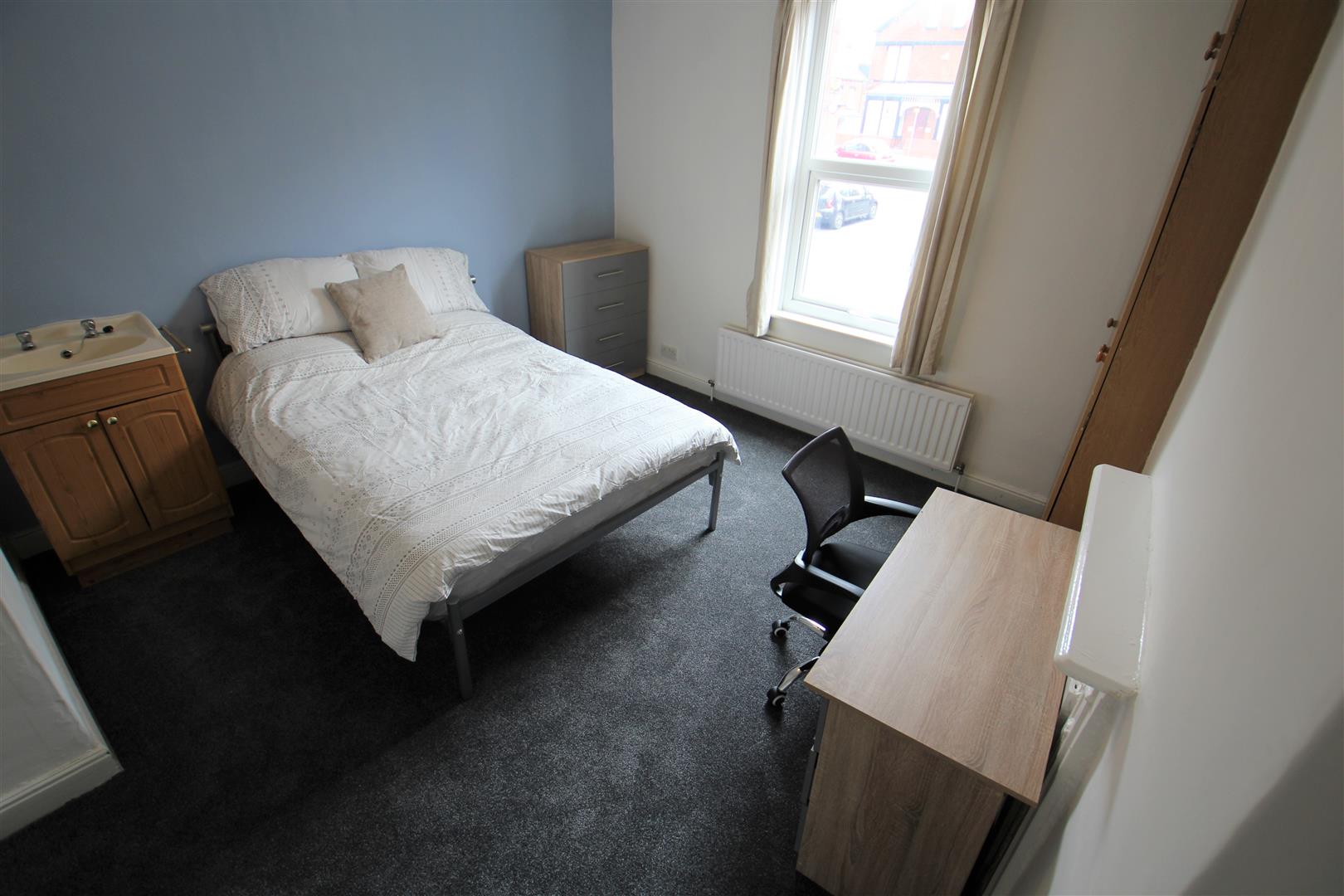 House Hartley Grove in Leeds