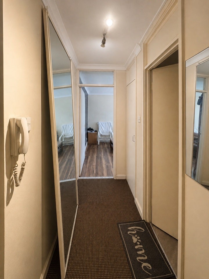 Flat Gatewick Close in Slough