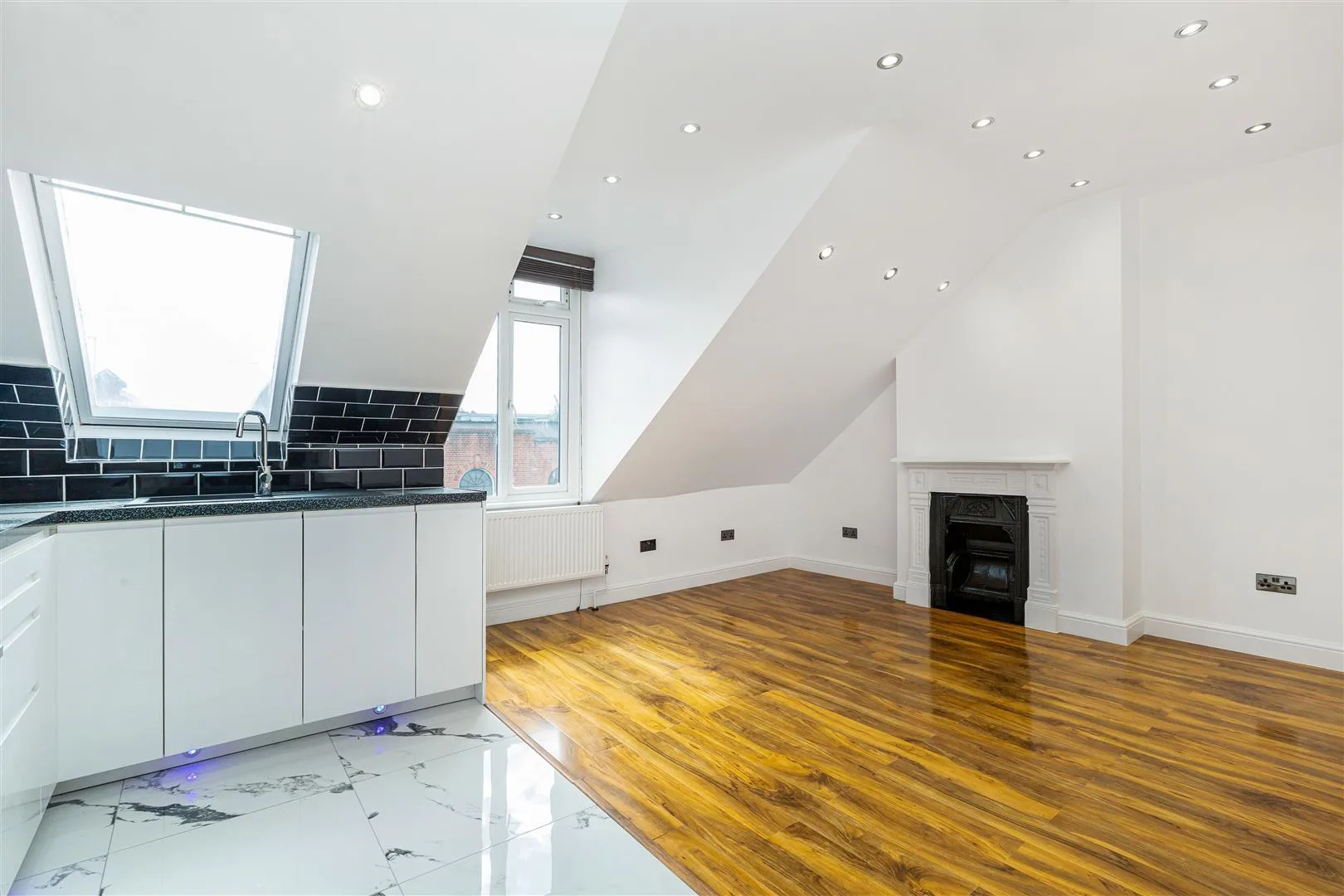 Flat Chelverton Road in Greater London