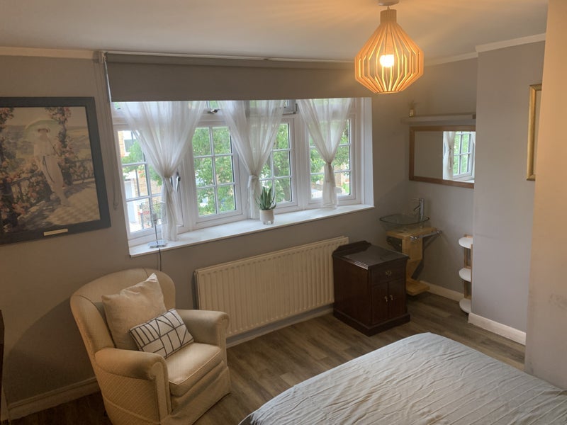 Room Darwin Road in Greater London