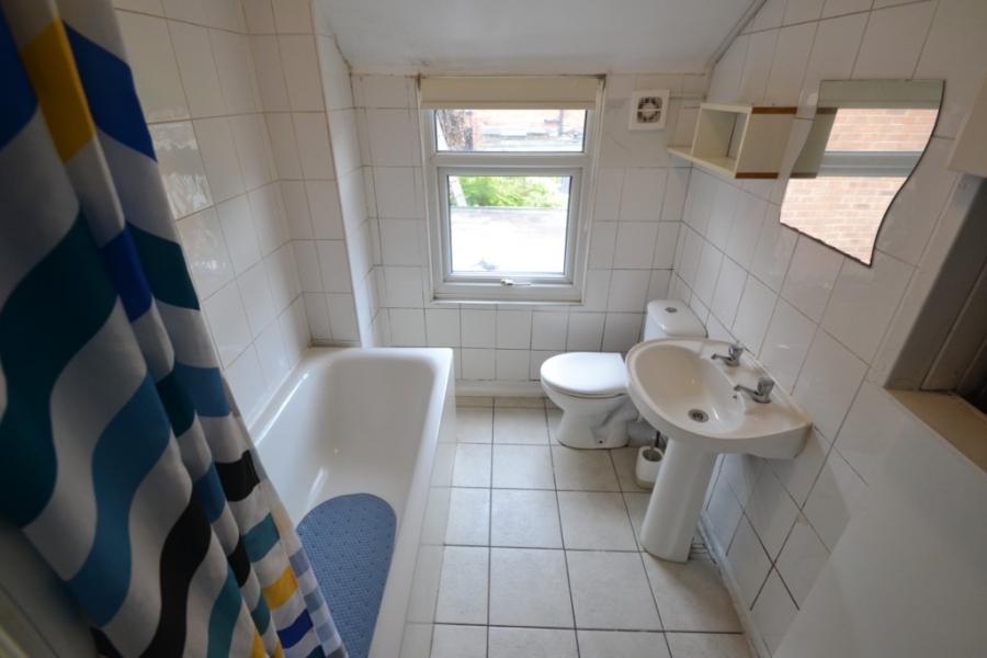 Room Osmaston Street in Nottingham