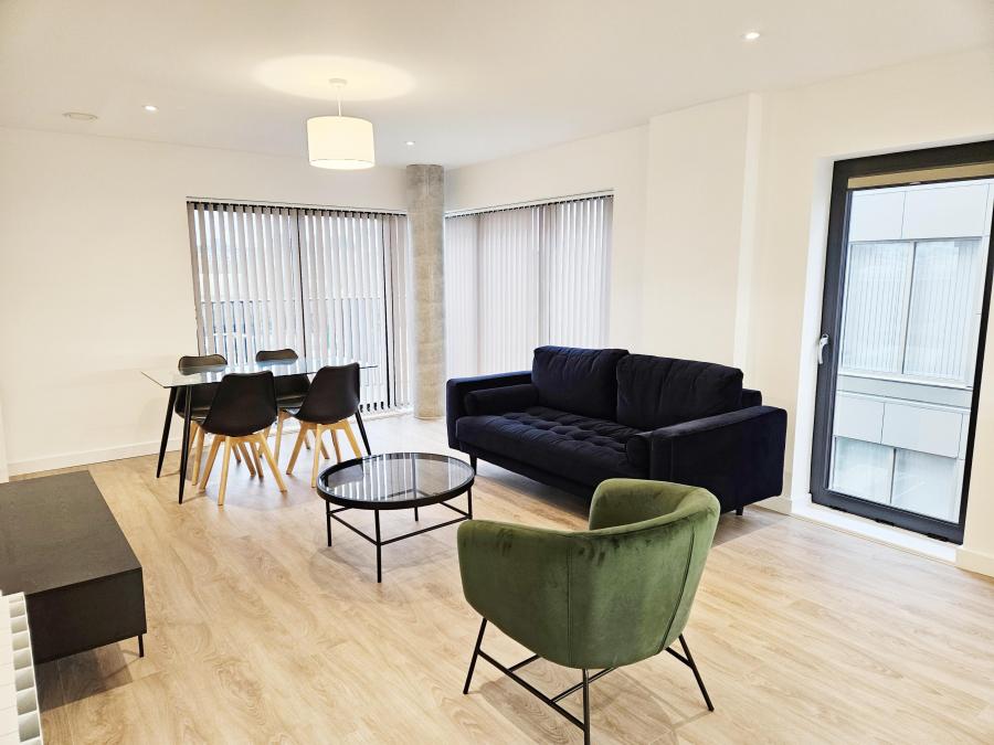 Flat Leacon Road in Ashford