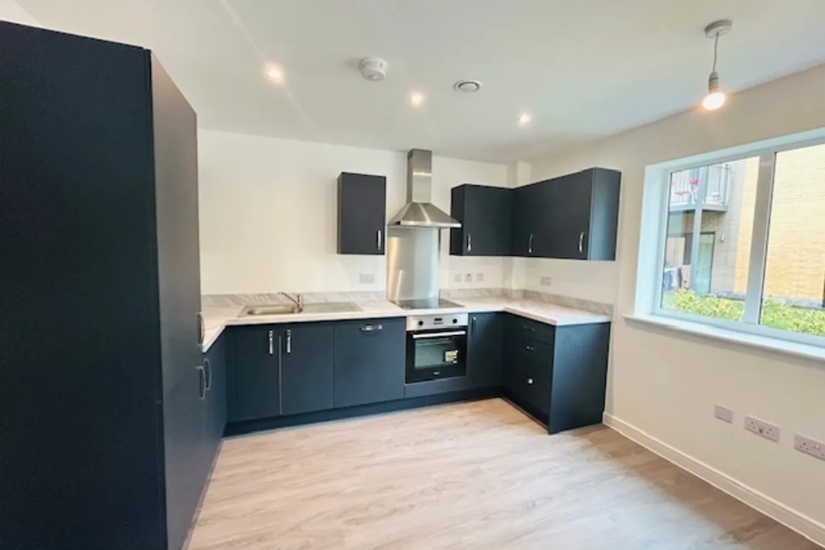 Flat Clivemont Road in Maidenhead