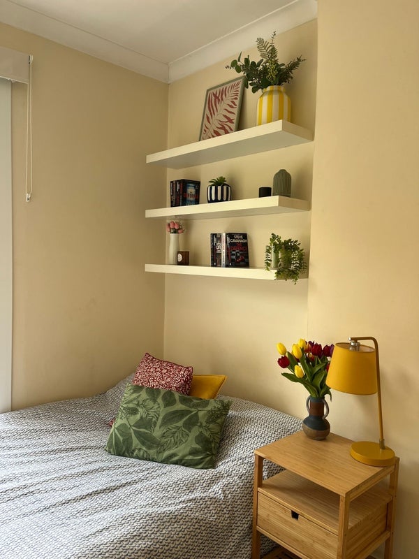 Room Hazellville Road in Greater London