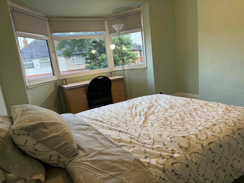 Room Addison Road in Trafford