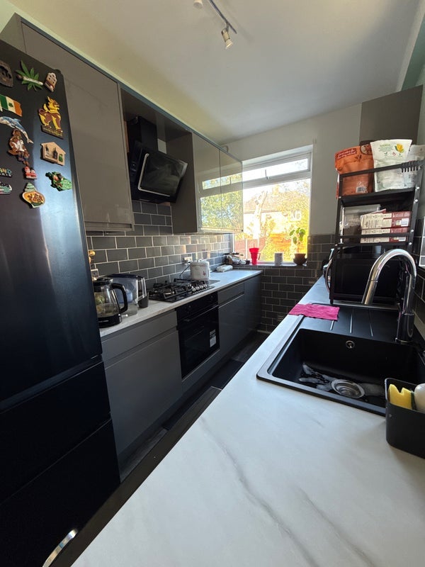 Room Addison Road in Trafford
