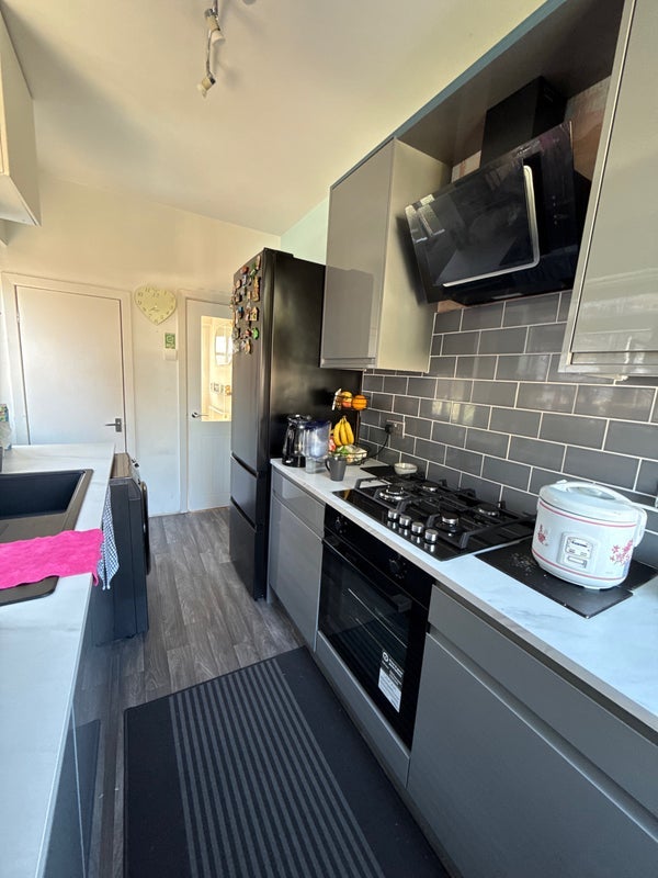 Room Addison Road in Trafford
