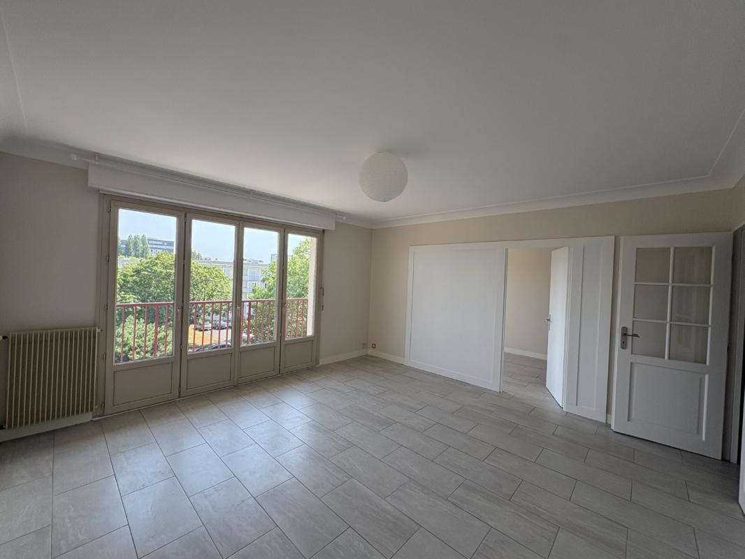 Flat Rue Frédéric Mistral in Rennes