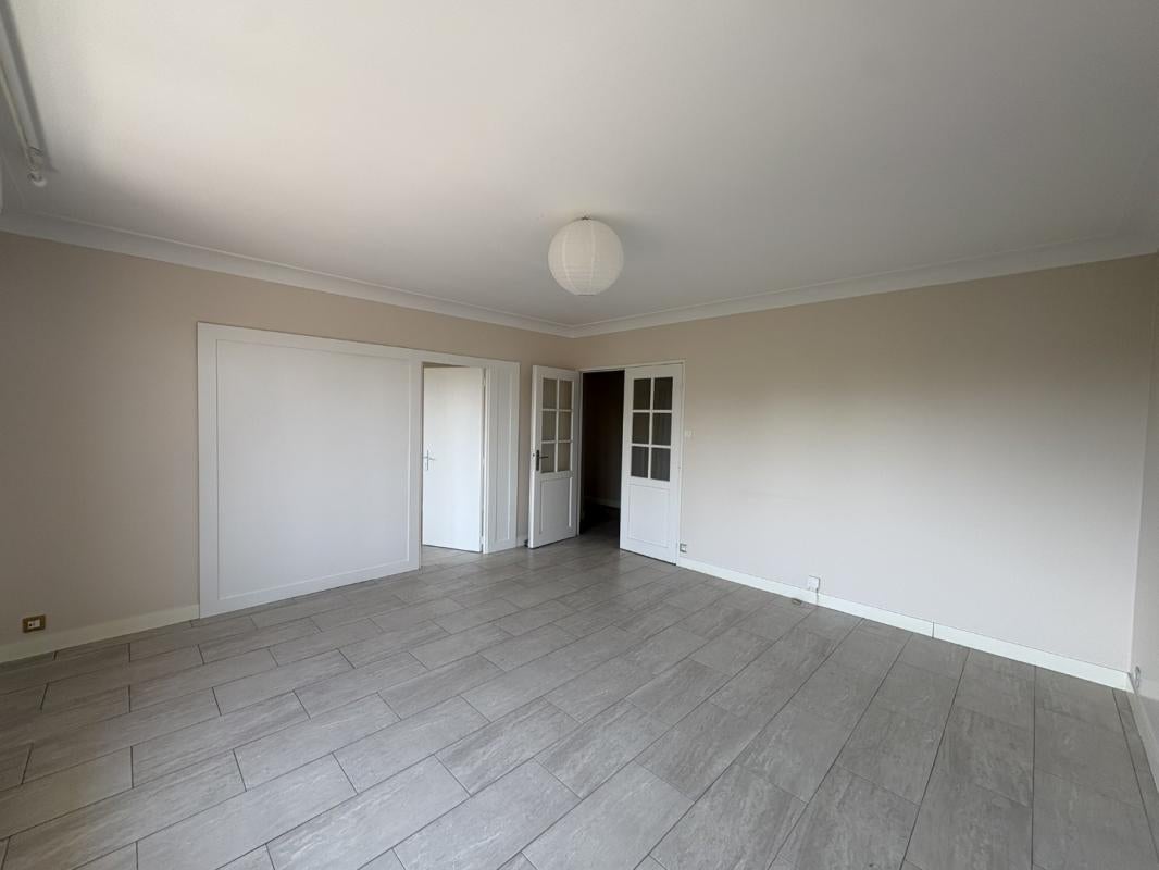 Flat Rue Frédéric Mistral in Rennes