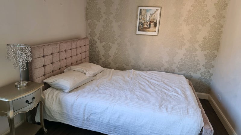 Room Canongate in City of Edinburgh