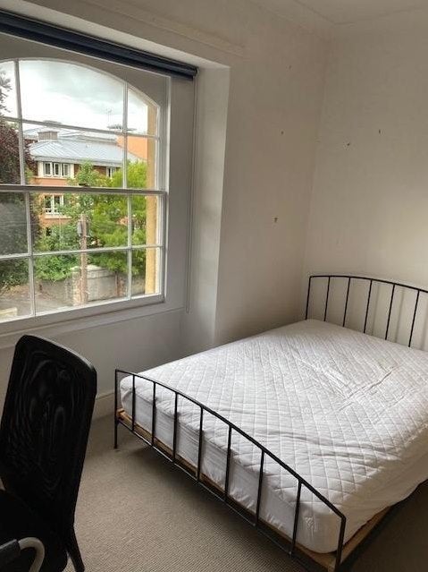 Flat Belgrave Road in Bristol
