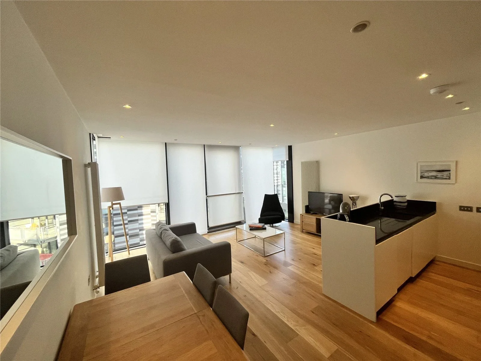 Flat Simpson Road in London