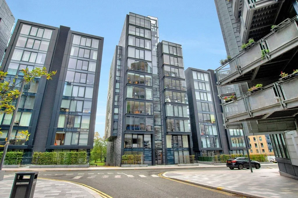 Flat Simpson Road in London