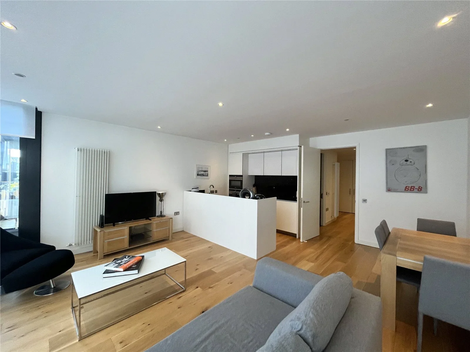 Flat Simpson Road in London
