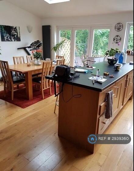 Room Fernside Avenue in Greater London