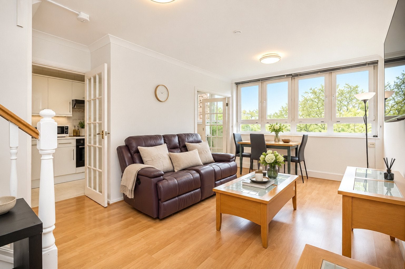 Flat Semley Place in London