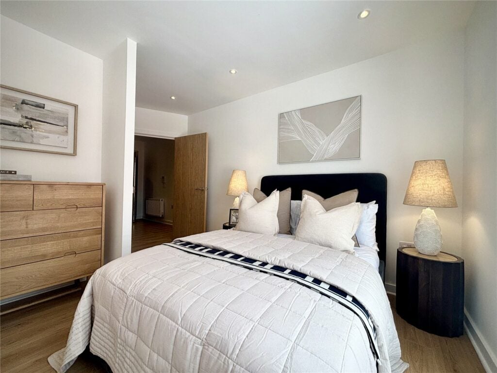Flat Victoria Road in Rushmoor