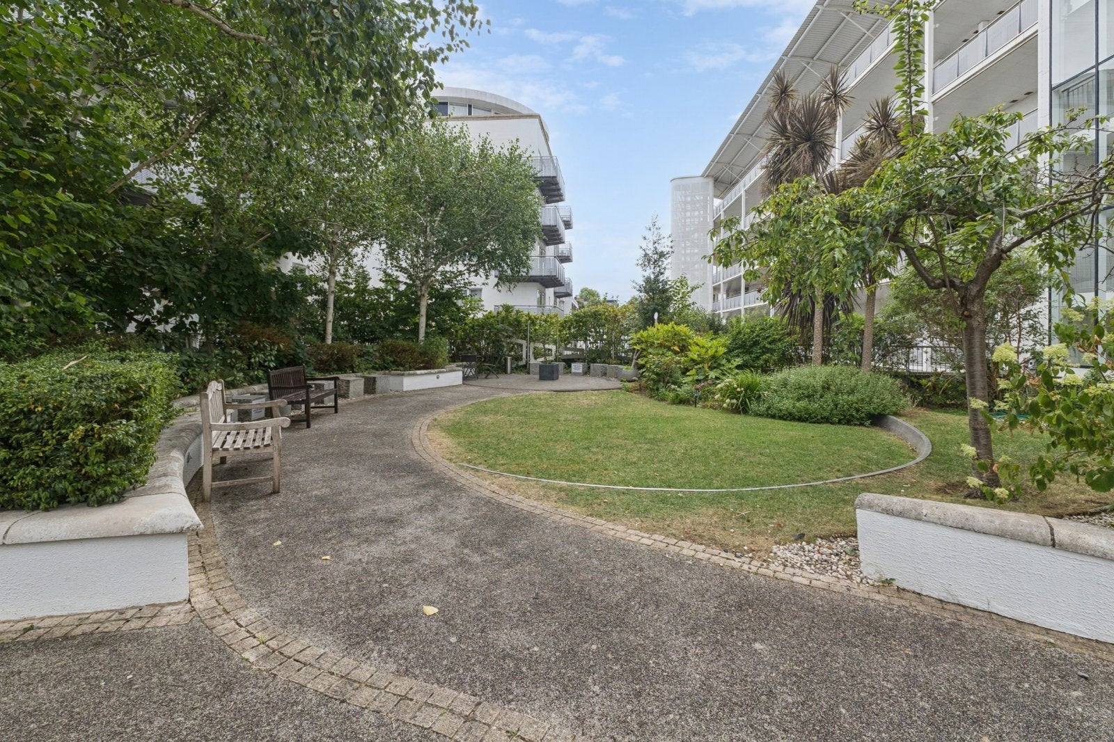 Flat Chepstow Place in City of Westminster