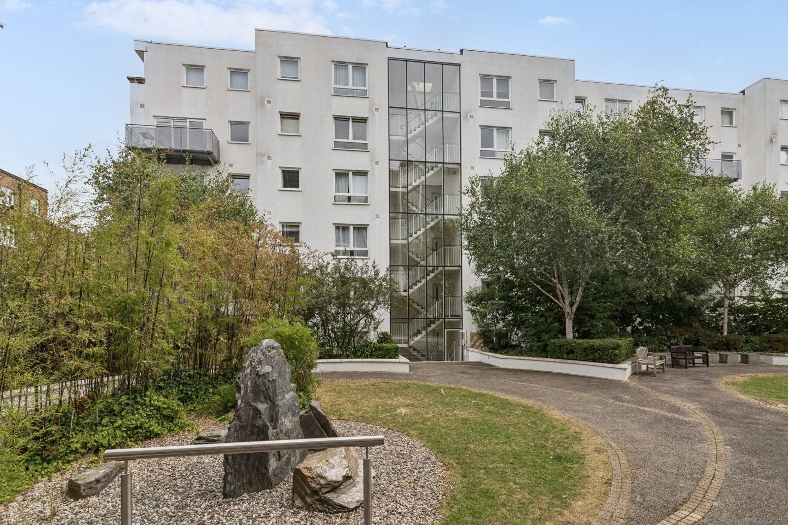 Flat Chepstow Place in City of Westminster