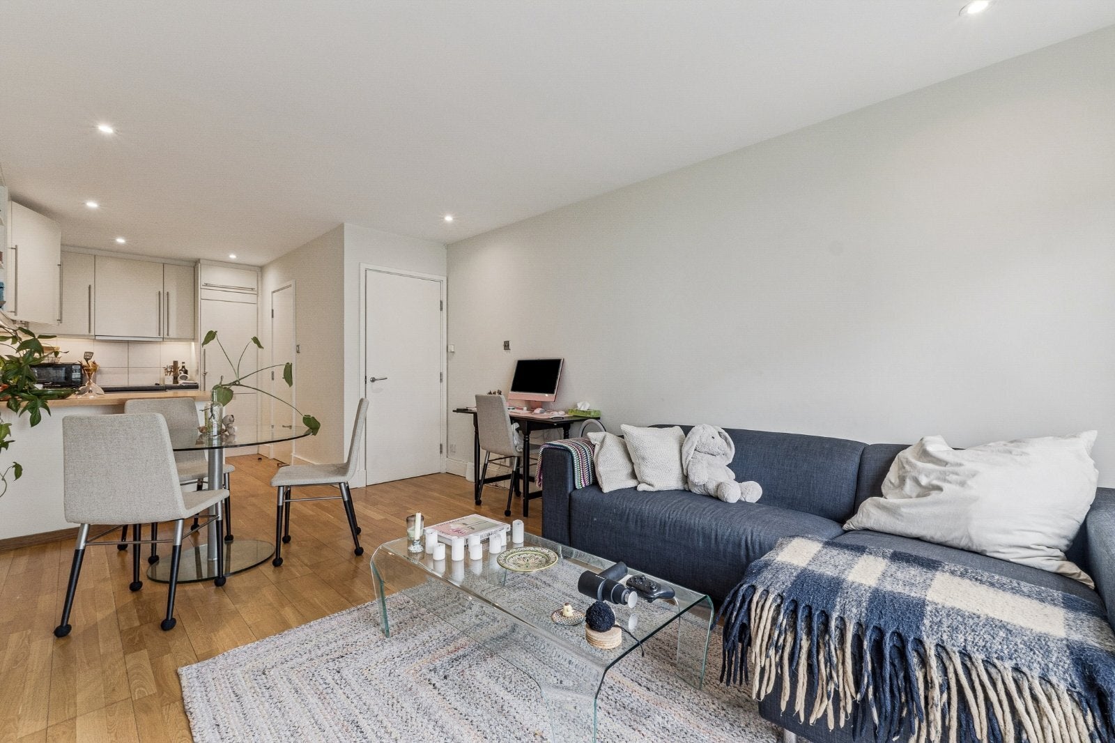 Flat Chepstow Place in City of Westminster